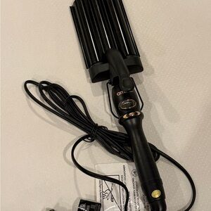 Amika Triple Barrel Black Hair Styler